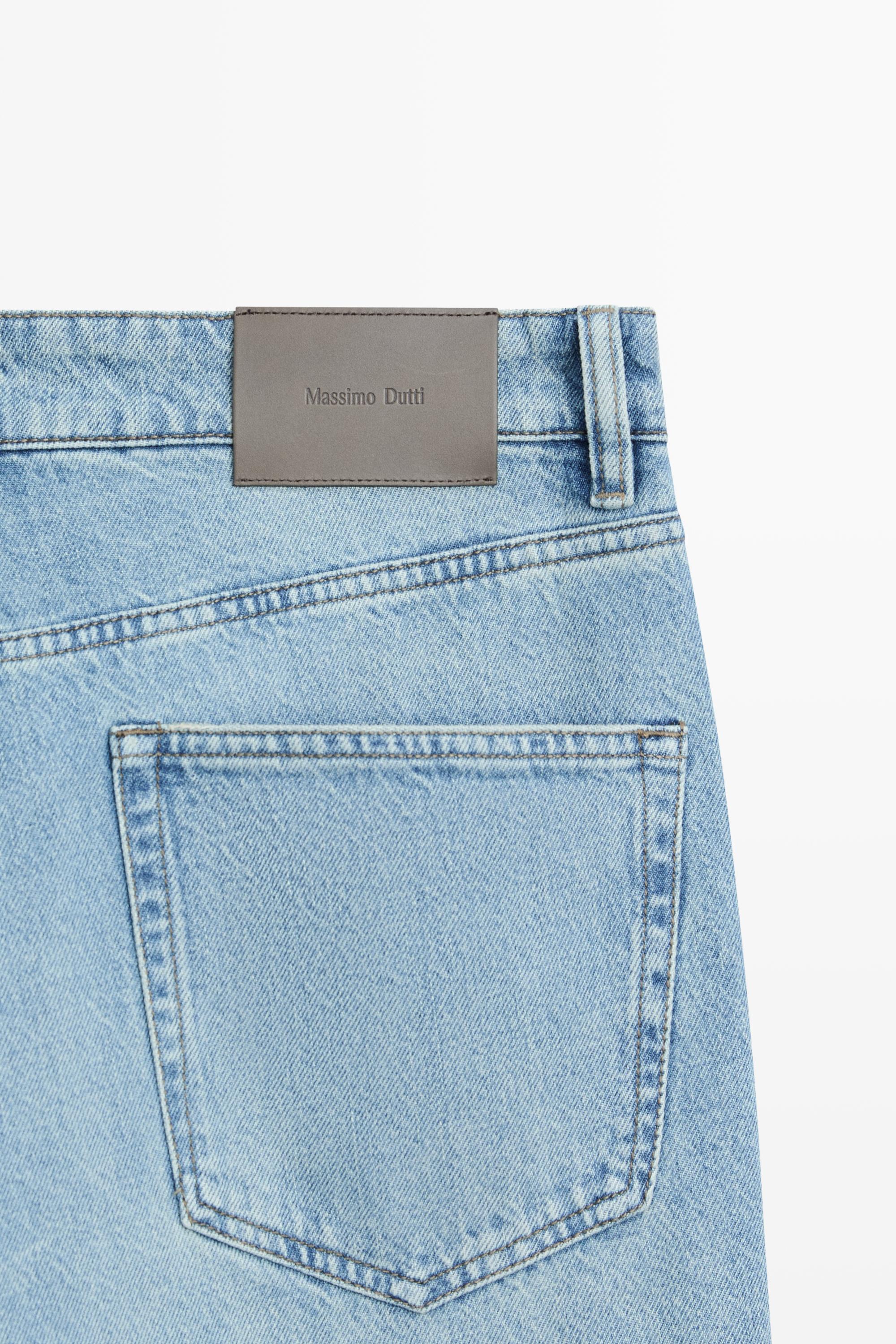 Tapered fit jeans